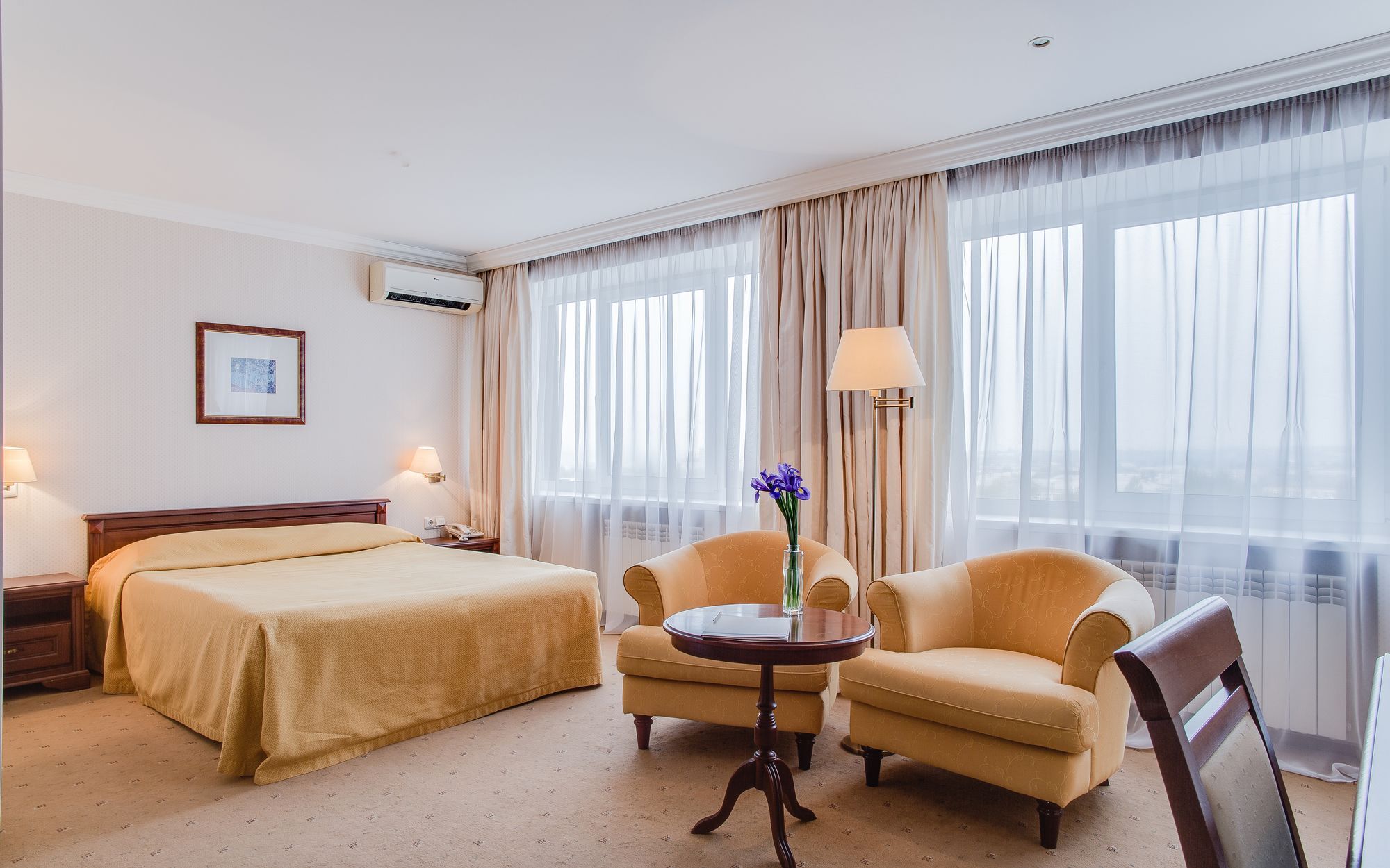 Intourist Hotel Zaporizhia Zewnętrze zdjęcie